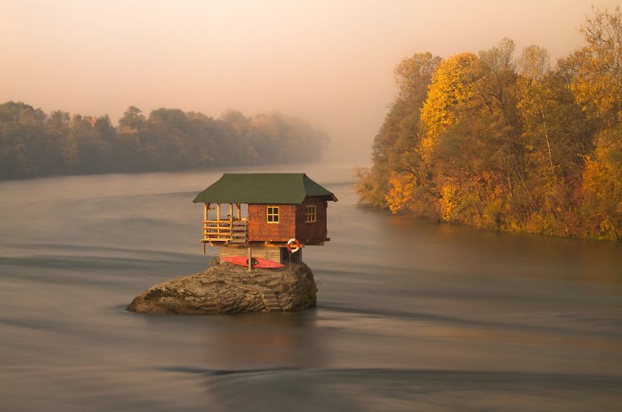 tiny-house-fairytale-nature-landscape-mmagazin5d