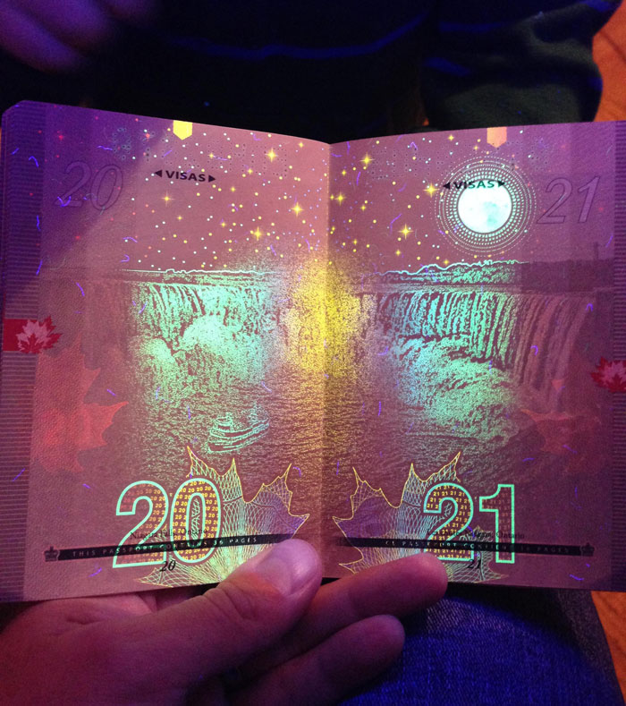 new-canadian-passport-uv-light-images-mmagazin6a